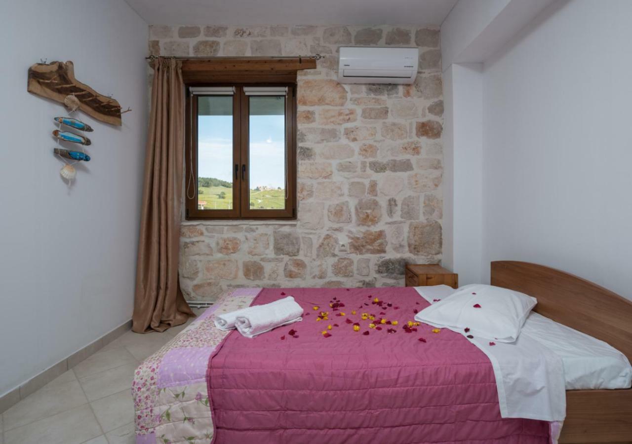 Villa Windmill Near Shipwreck Beach Volimes Bagian luar foto